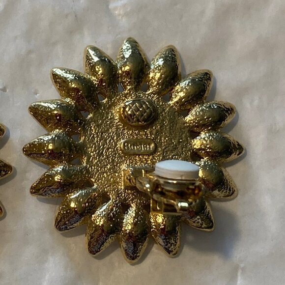 Butler "Black-Eyed Susan" black onyx clip-on earrings - Picture 4 of 6